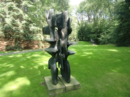 De Hoge Veluwe : Skulpturenpark, Skulptur "Grand double" von Alicia Penalba